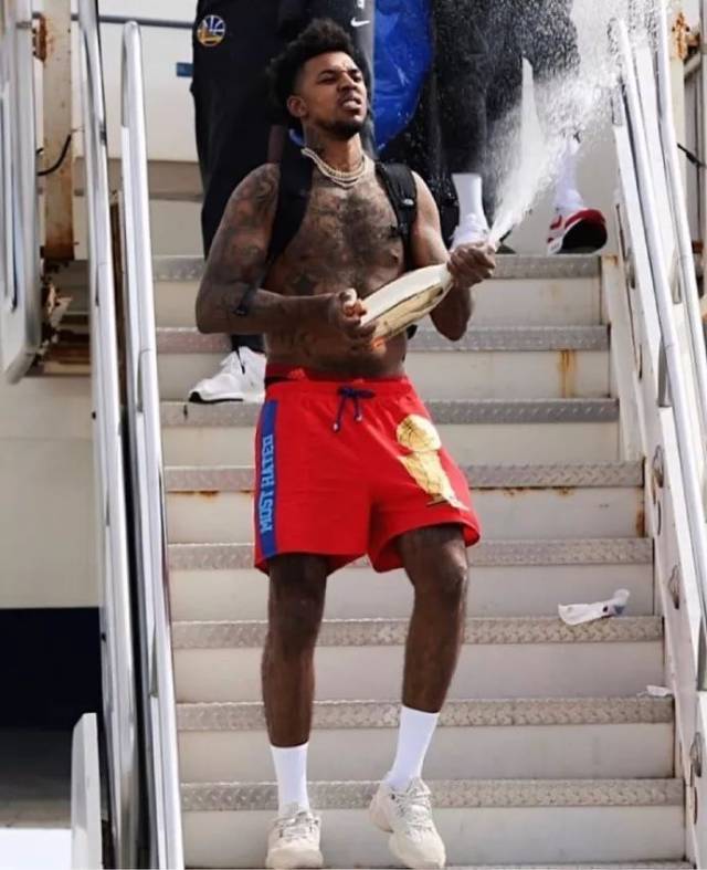 全运会排球女子成年组1／4交叉赛江苏女排完胜辽宁 挺进四强