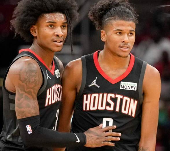 足球中超后卫世界级解围登上热搜