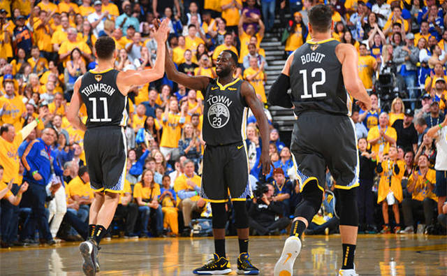 CBA：新疆胜江苏获常规赛第二 时隔两赛季重返季后赛