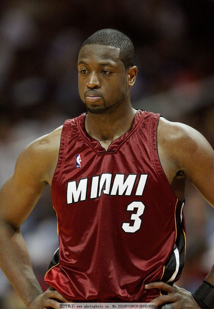 ATP总决赛第5日综述：阿卡3连胜锁定年终第一，德米纳尔赢球晋级